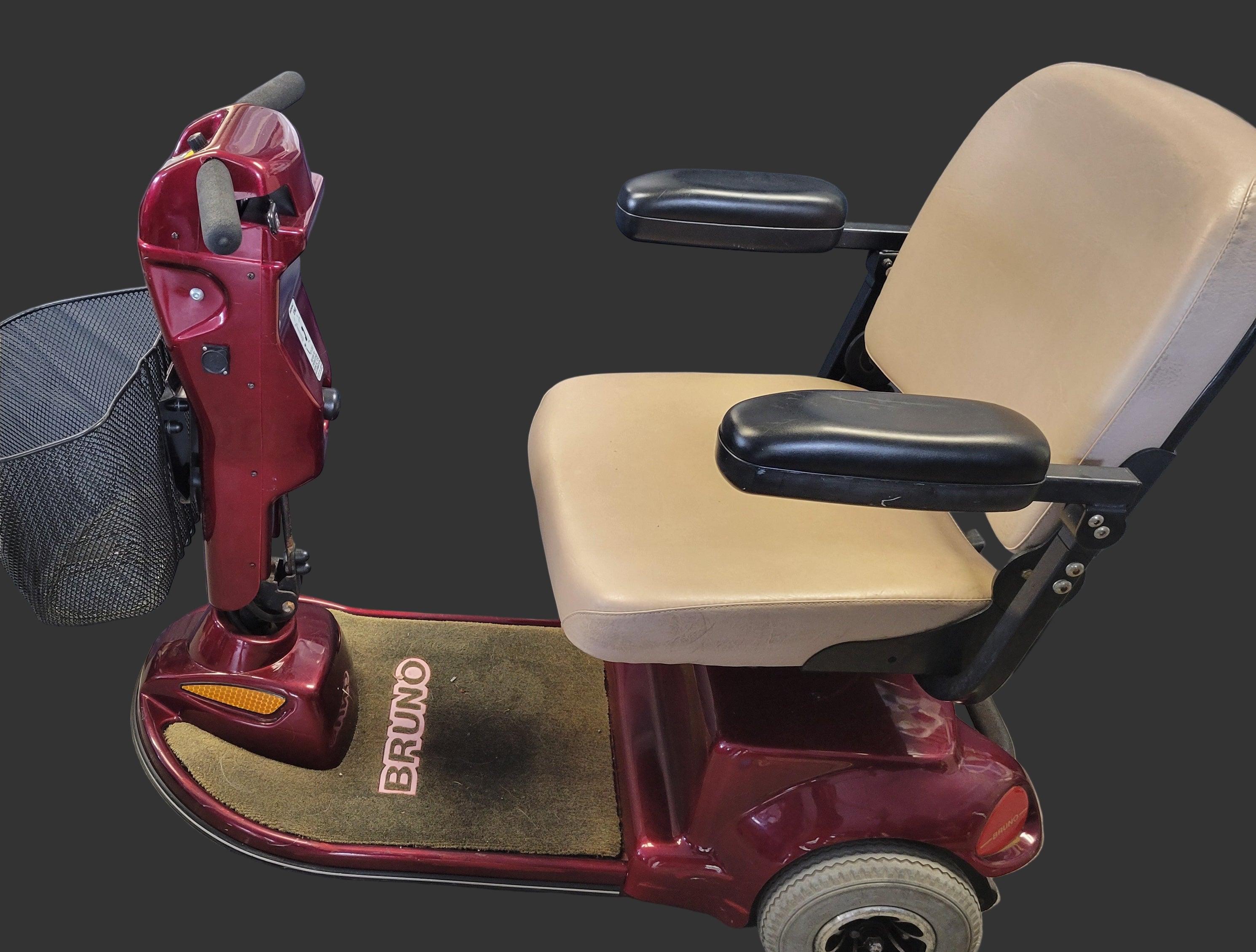 Bruno Three Wheel Scooter, Adjustable Tiller, Swivel Seat